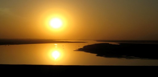 Sunset over the Indus River at Sukkur, northern Sindh Province.